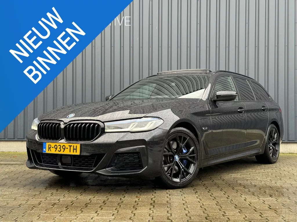 BMW 5-serie Touring 530e xDrive M-Sport | BTW | Comfort stoelen | Head-Up | Soft close